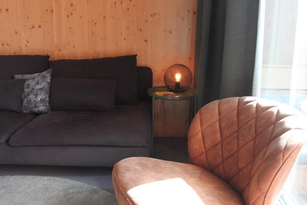 Roots Tiny House Apartment ติลเบิร์ก ภายนอก รูปภาพ