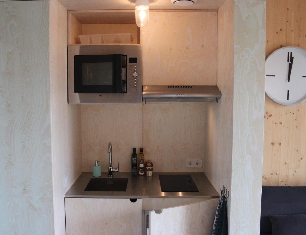 Roots Tiny House Apartment ติลเบิร์ก ภายนอก รูปภาพ